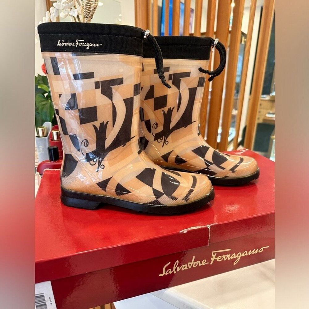 🚨Salvatore frragamo rain boot
